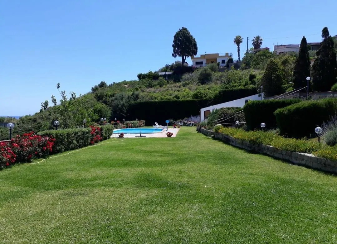 Appart hôtel Case Vacanze Con Piscina Altavilla Milicia Italie